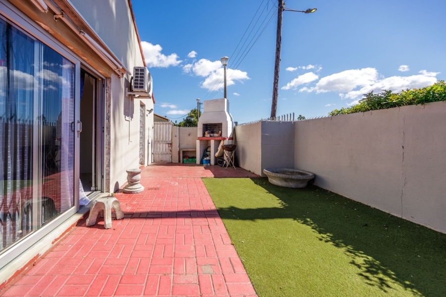 2 Bedroom Property for Sale in Rustdal Western Cape
